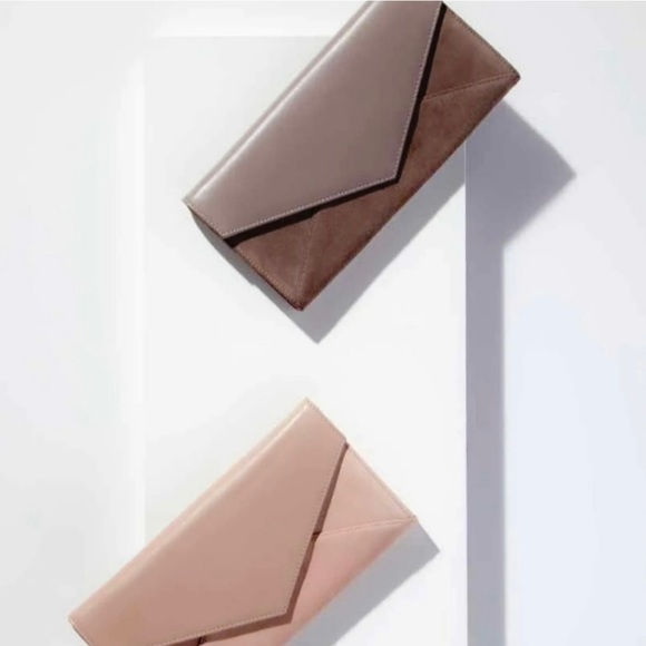 Cuyana Envelope Clutch Suede Leather - Picture 2 of 10